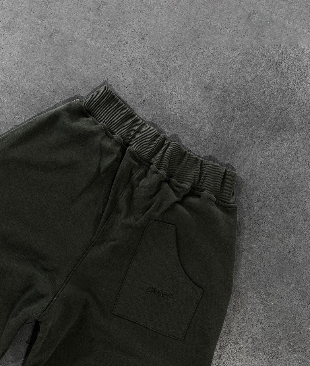 MILITARY GREEN SHORTS